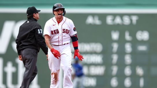 Final: Blue Jays 3, Red Sox 2 -- Offensive struggles continue taken at Fenway Park (Red Sox)